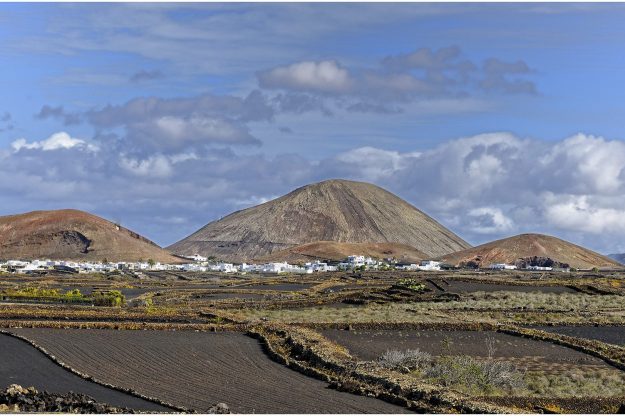 cerca-del-timanfaya-macher-lanzarote-52511aa9-5655-452f-bd92-5e02b532b2ff-2160×1080